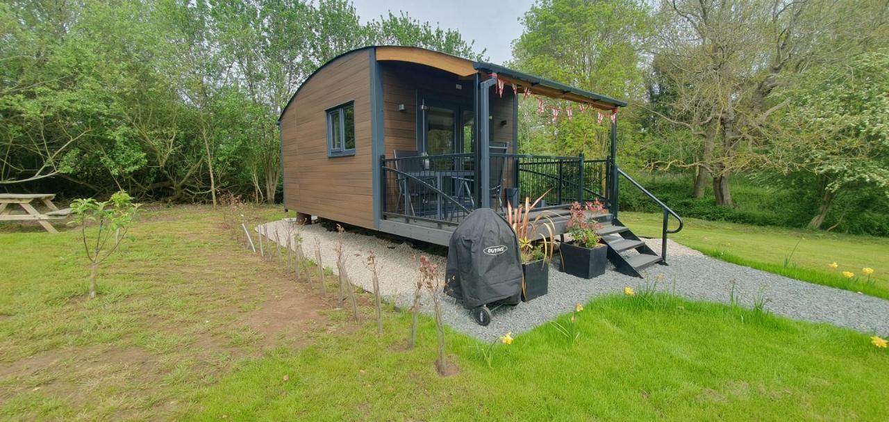Peppercorn Pod At Beck House Glamping Hotel Salmonby ภายนอก รูปภาพ