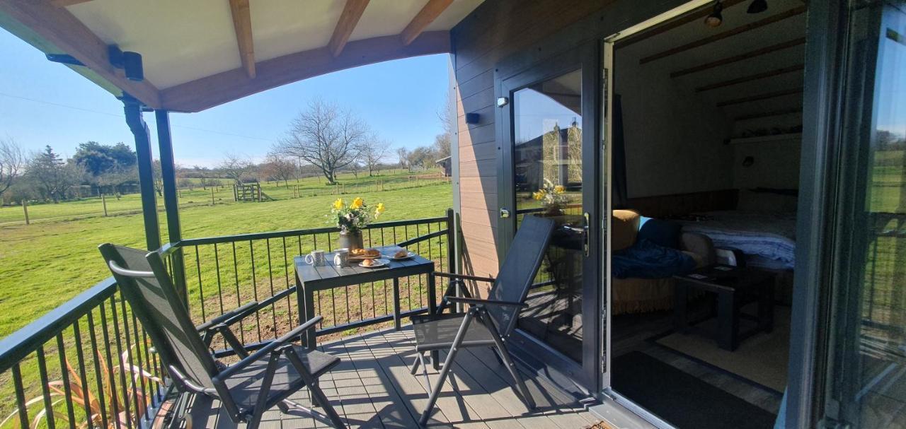 Peppercorn Pod At Beck House Glamping Hotel Salmonby ภายนอก รูปภาพ
