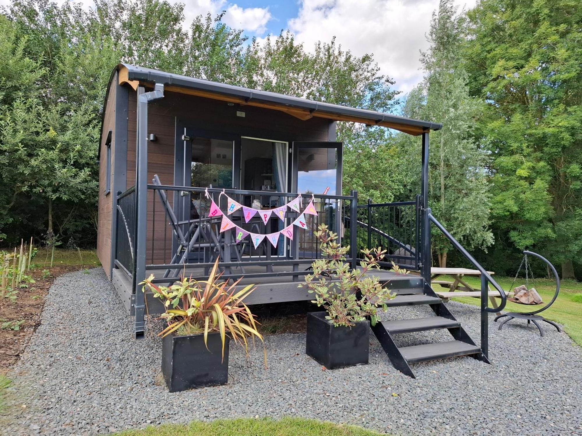 Peppercorn Pod At Beck House Glamping Hotel Salmonby ภายนอก รูปภาพ